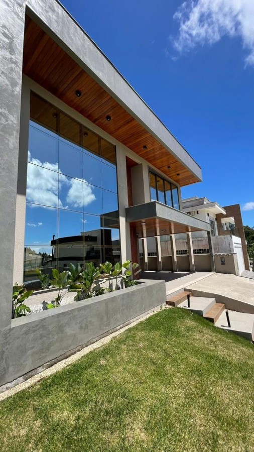 Casa de 4 quartos, 236m² no bairro São João do Rio Vermelho, em Florianópolis | Eu Corretor
