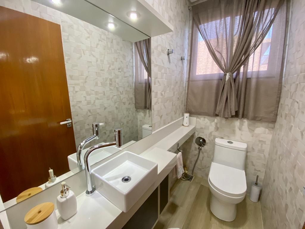 Casa de 4 quartos, no bairro São João do Rio Vermelho, em Florianópolis | Eu Corretor