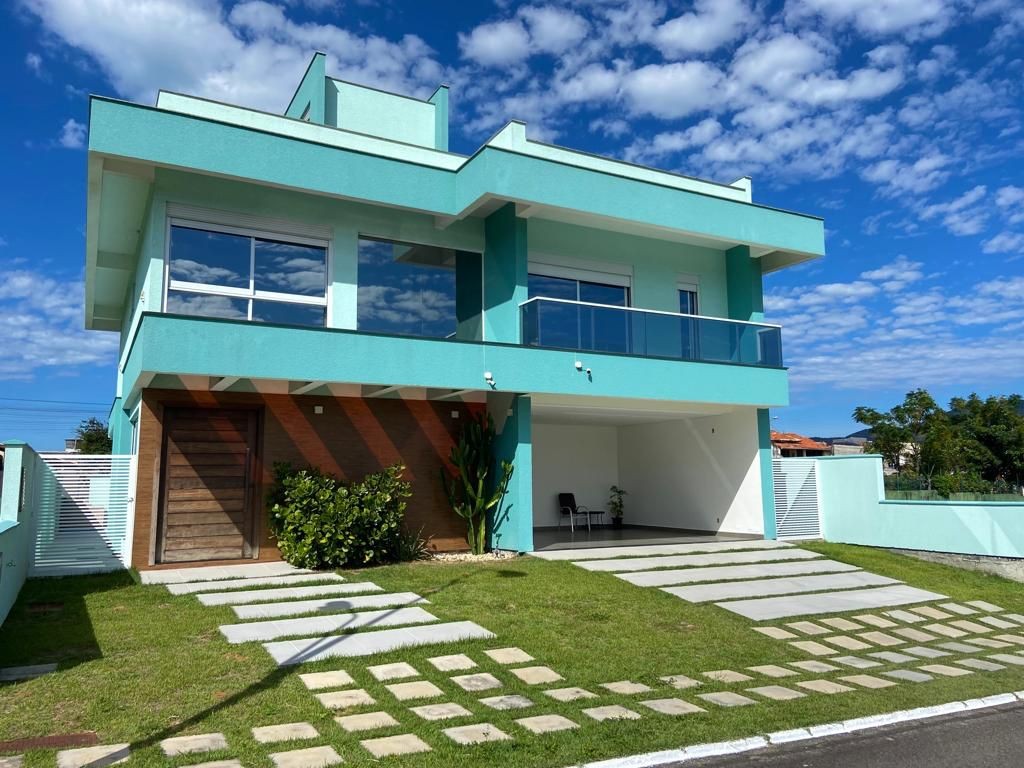 Casa de 4 quartos, no bairro São João do Rio Vermelho, em Florianópolis | Eu Corretor