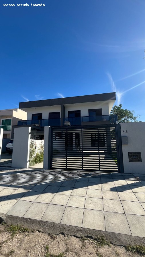 Sobrado de 3 quartos, no bairro Canasvieiras, em Florianópolis | Eu Corretor