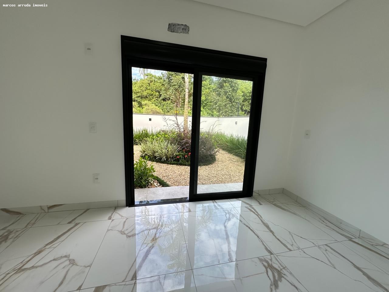 Casa de 3 quartos, no bairro Potecas, em São José | Eu Corretor