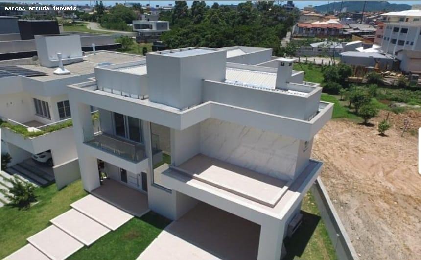 Casa de 4 quartos, no bairro Ingleses do Rio Vermelho, em Florianópolis | Eu Corretor