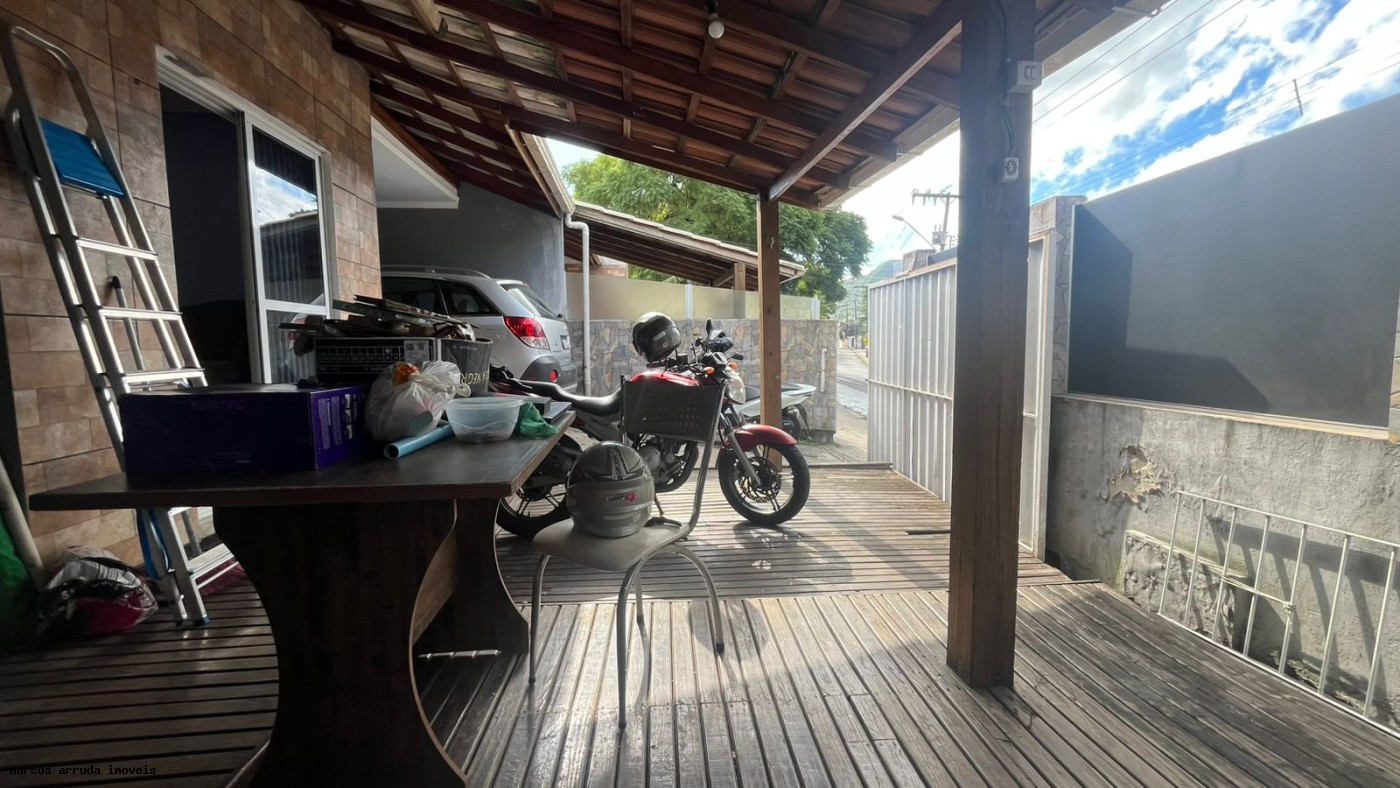 Casa de 2 quartos, no bairro Cachoeira do Bom Jesus, em Florianópolis | Eu Corretor